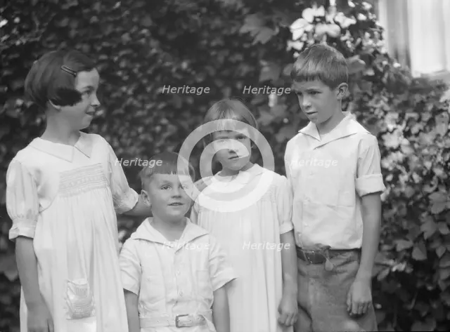 Twichell Mr., children of, portrait photograph, 1925 Nov. 19. Creator: Arnold Genthe.
