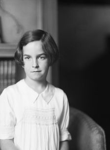 Twichell Mr., daughter of, portrait photograph, 1925 Nov. 19. Creator: Arnold Genthe