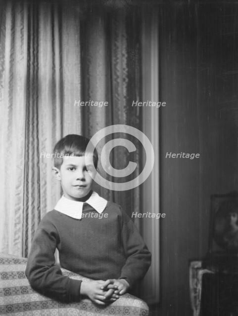 Twichell Mr., son of, portrait photograph, 1925 Nov. 19. Creator: Arnold Genthe.