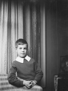 Twichell Mr., son of, portrait photograph, 1925 Nov. 19. Creator: Arnold Genthe