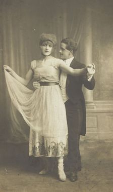 Two actors, one in drag, dancing together on stage, 1918. Creator: Unknown