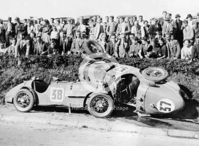 Two crashed cars from the Singer Nine team, possibly at a TTrace, 1935. Artist: Unknown