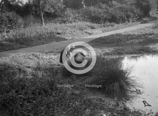 Two participants in the Bugatti Owners Club car treasure hunt, 25 October 1931. Artist: Bill Brunell.