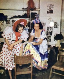 Two women from the light opera Like One Time in May, by Walter Kollo, Berlin, 1943
