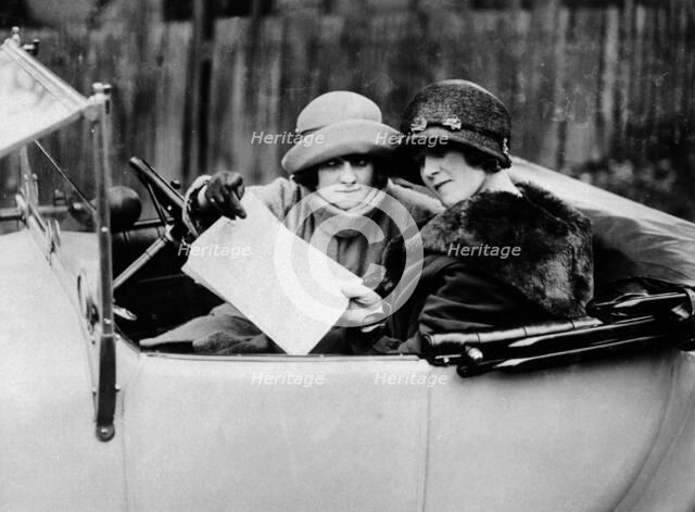 Two women in an 11.9 hp Calcott, c1922. Artist: Unknown