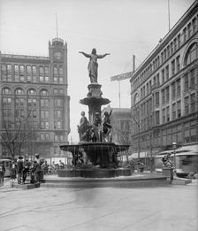 Tyler Davidson Fountain, Cincinnati, O[hio], c1904. Creator: Unknown