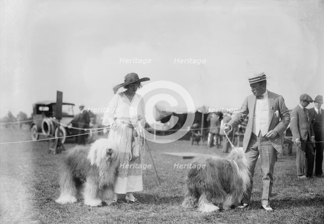 Tyler Morse and wife Allon Mae Fuller Morse, Islip, 1915. Creator: Bain News Service.