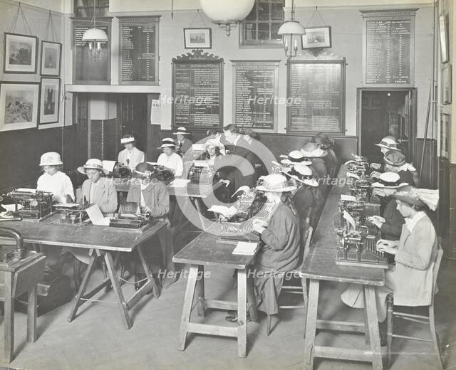 Typewriting class for women, Blackheath Road Evening Institute, London, 1914.  Artist: Unknown.