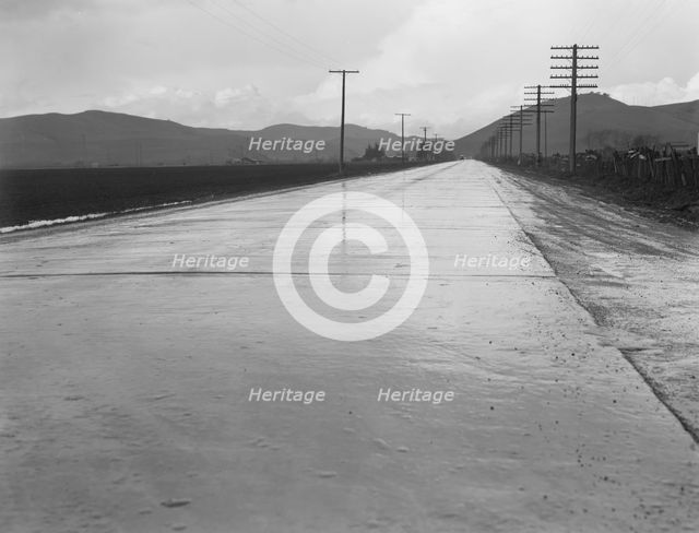U.S. 101 near San Juan Bautista, California, 1939. Creator: Dorothea Lange.