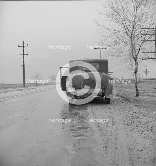 U.S. 99. Near Tulare, California, 1939. Creator: Dorothea Lange.