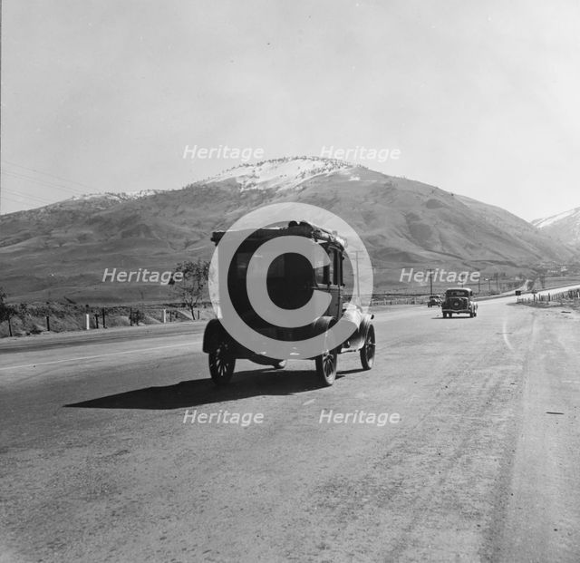 U.S. 99, Kern County, California, 1939. Creator: Dorothea Lange.