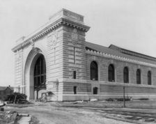 U.S. Naval Academy, Annapolis Md.: New armory - under construction, (1902?). Creator: Frances Benjamin Johnston