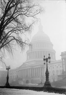 U.S. Capitol, 1917. Creator: Harris & Ewing
