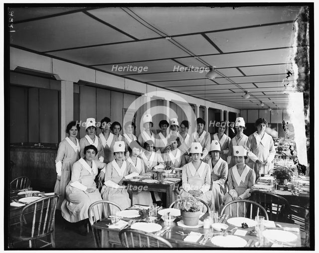 U.S. Food Administration, between 1917 and 1919. Creator: Harris & Ewing.