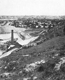 'Un des placers de Ballarat; Les Terres Du Pacifique 1914. Creator: Unknown