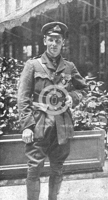 ''Un heros de l'aviation Britannique; le Lieutenant Warneford, photographie a Paris..., 1915. Creator: Unknown.
