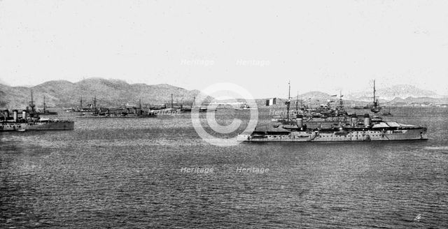 'Un mouvement national a Salonique; L'escadre franco-britannique au mouillage de Salamine', 1916. Creator: Unknown.