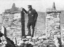Un nouvel ennemi: Le Bulgare; Le ysar des Bulgares, en decembre 1912, sur les ruine...1912 (1924). Creator: Unknown