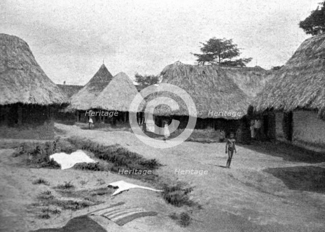 ''Un village dans le Sierra Leone; L'Ouest Africain', 1914. Creator: Unknown.