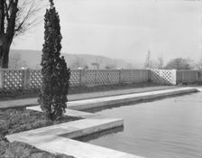 Untermeyer [i.e. Untermyer] garden, 1917 Creator: Arnold Genthe