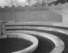 Untermeyer [i.e. Untermyer] garden, 1917 Creator: Arnold Genthe