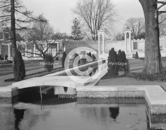Untermeyer [i.e. Untermyer] garden, 1917 Creator: Arnold Genthe.