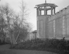 Untermeyer [i.e. Untermyer] garden, 1917 Creator: Arnold Genthe
