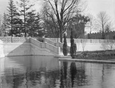 Untermeyer [i.e. Untermyer] garden, 1917 Creator: Arnold Genthe
