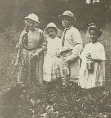 Untitled (Flora, Elizabeth, Howard & Kitty in Lake George field), 1903/05. Creator: Alfred Stieglitz