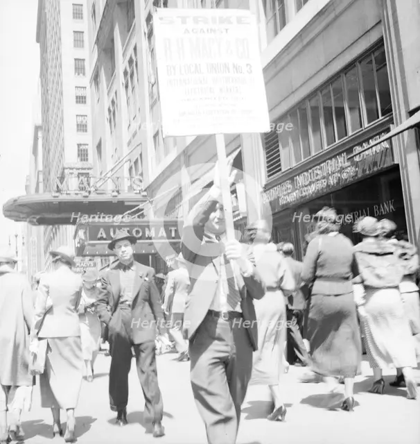 [Untitled photo]: New York City street scene, 1936. Creator: Dorothea Lange.