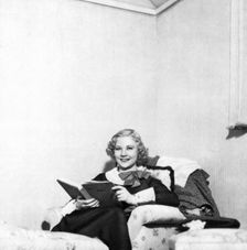Una Merkel, American film actress, 1934-1935