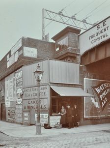 Uncle Tom's Cabin tea stall, Wandsworth Road, London, 1909