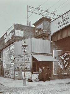 Uncle Tom's Cabin tea stall, Wandsworth Road, London, 1909