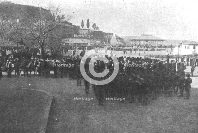 'Une base Allemande en Adriatique: L'occupation de Corfou; la musique des alpins aux..., 1916. Creator: Dr. Coupe.