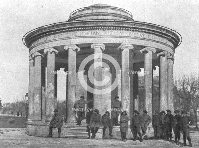 'Une base Allemande en Adriatique: L'occupation de Corfou; nos alpins, qui arrivent..., 1916. Creator: Robert Vaucher.