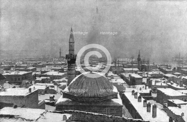 'Une rude campagne d'hiver; Une vue generale d'Erzeroum, enleve par les Russe..., 1916 (1924) Creator: Unknown.