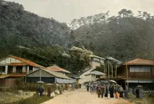 Une Rue A Nunobiki, Pres De Kobe (A Road in Nunobiki, near Kobe), 1900. Creator: Unknown