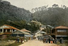 Une Rue A Nunobiki, Pres De Kobe (A Road in Nunobiki, near Kobe), 1900. Creator: Unknown