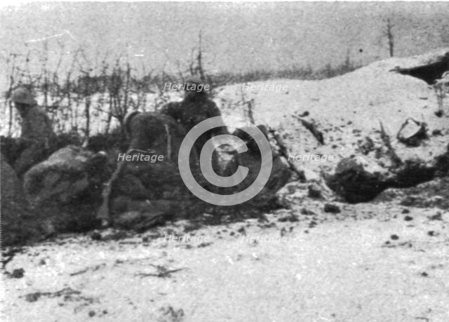 'Une semaine de combats sur la rive gauche de la Meuse; 10 mars (10 Heures).--La tranchee..., 1916. Creator: Unknown.