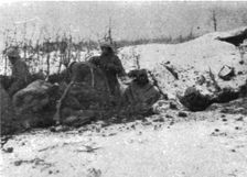 Une semaine de combats sur la rive gauche de la Meuse; 10 mars (10 Heures).--La tranchee..., 1916. Creator: Unknown
