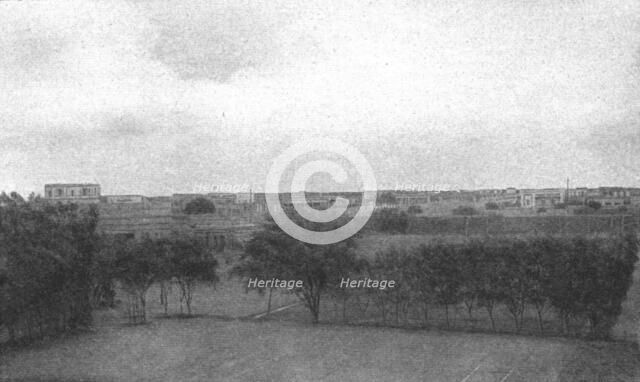''Une tempete de sable s'avancant sur Khartoum; Le Nord-Est Africain', 1914. Creator: Unknown.