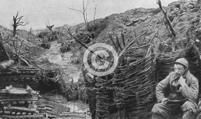 'Une tranchee de tragique renom : la Tranchee des Saules au pied de la colline de N. D...., 1916. Creator: Unknown.