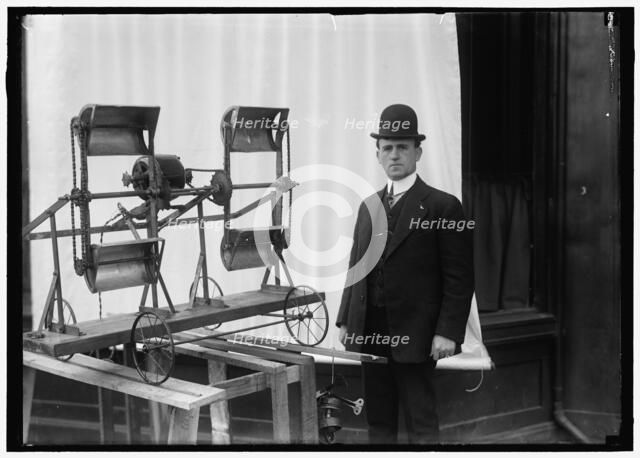 Unidentified Machine Model, between 1914 and 1918. Creator: Harris & Ewing.