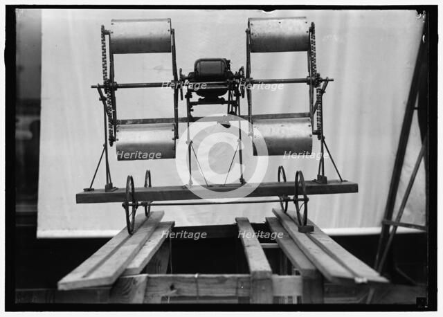 Unidentified Machine Model, between 1914 and 1918. Creator: Harris & Ewing.