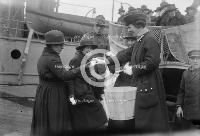 Unidentified men & women, between c1915 and c1920. Creator: Bain News Service.