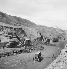 Unidentified opencast coal mine with Laing excavators extracting coal, 19/07/1948. Creator: John Laing plc