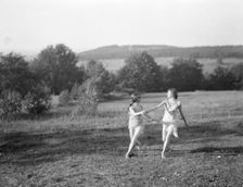Unidentified dancers, possibly Elizabeth Duncan dancers, between 1911 and 1942. Creator: Arnold Genthe
