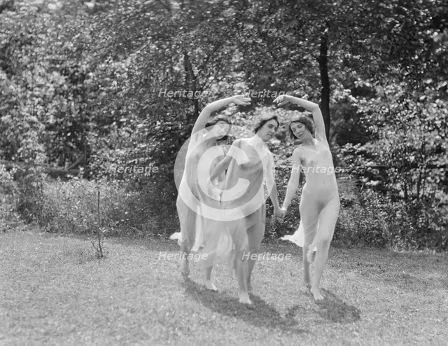 Unidentified dancers, possibly Elizabeth Duncan dancers, between 1911 and 1942. Creator: Arnold Genthe.