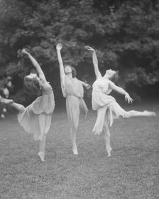 Unidentified dancers, possibly Elizabeth Duncan dancers, between 1911 and 1942. Creator: Arnold Genthe