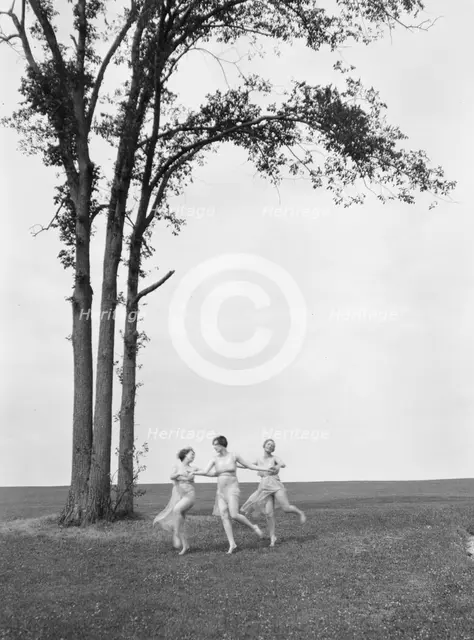 Unidentified dancers, possibly Elizabeth Duncan dancers, between 1911 and 1942. Creator: Arnold Genthe.